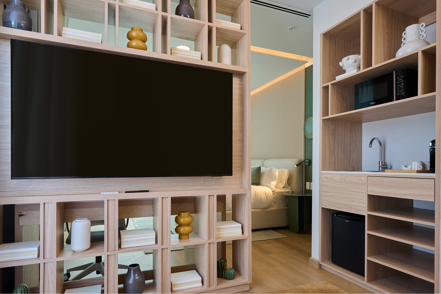 MASTER SUITE 7 1